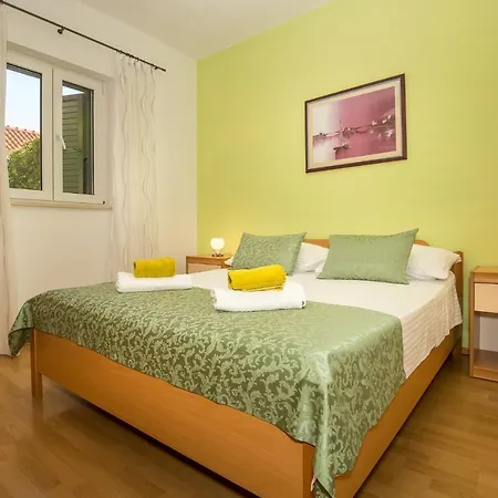 Apartmani Filipic Bol Exterior photo