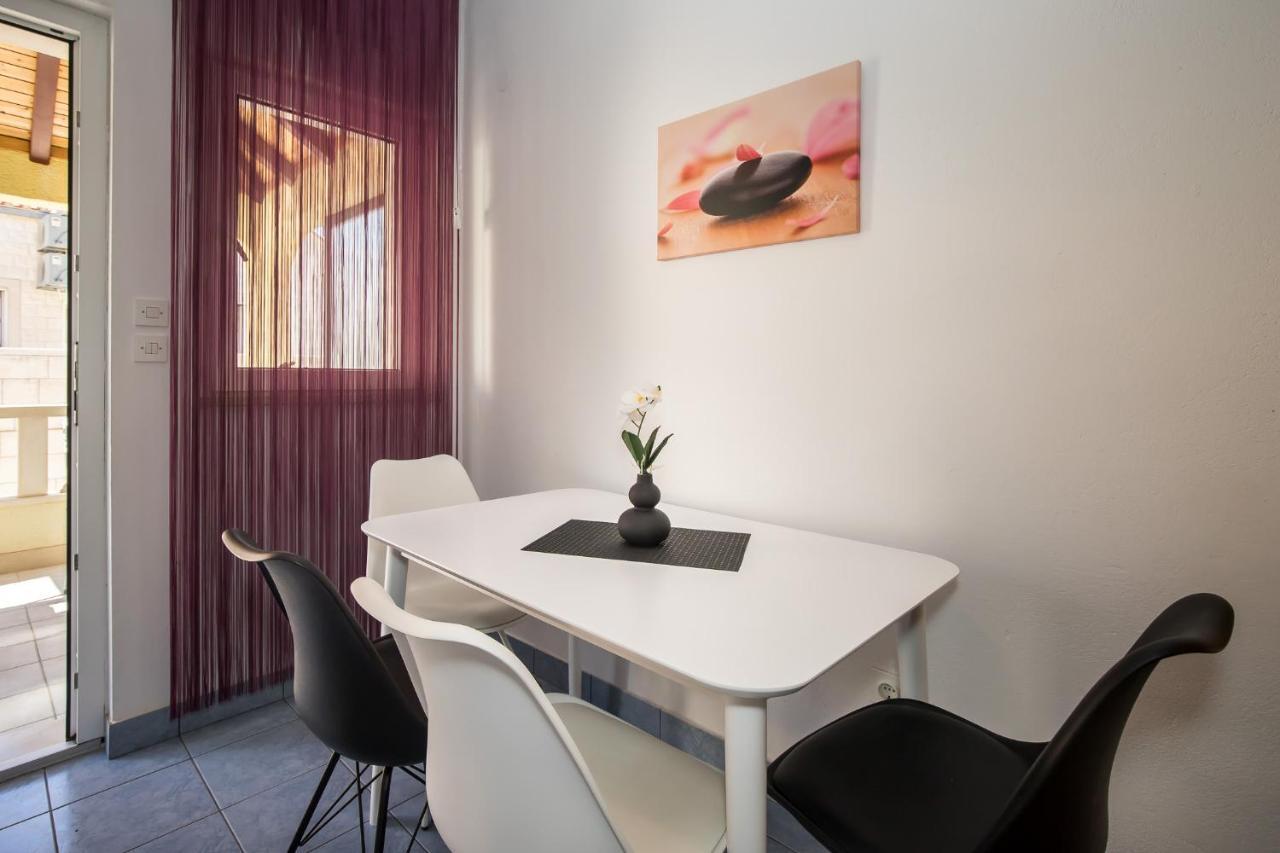 Filipic Apartment Bol